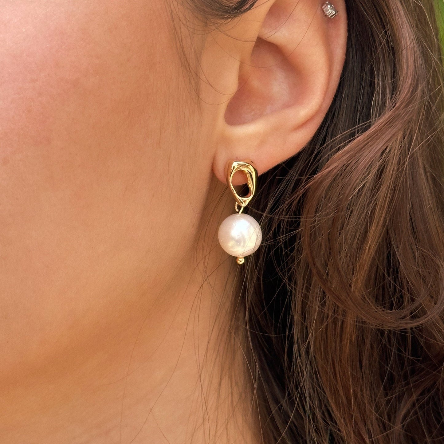 Natural freshwater pearl drop earrings