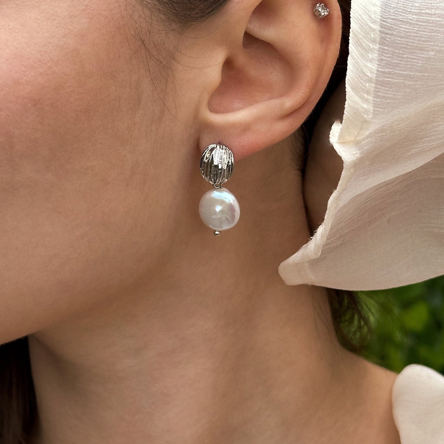 Elegant Baroque Pearl Drop Earrings – Iridescent Flat Pearl Bridal Jewelry, Wedding Earrings, Luxury Gift for Her